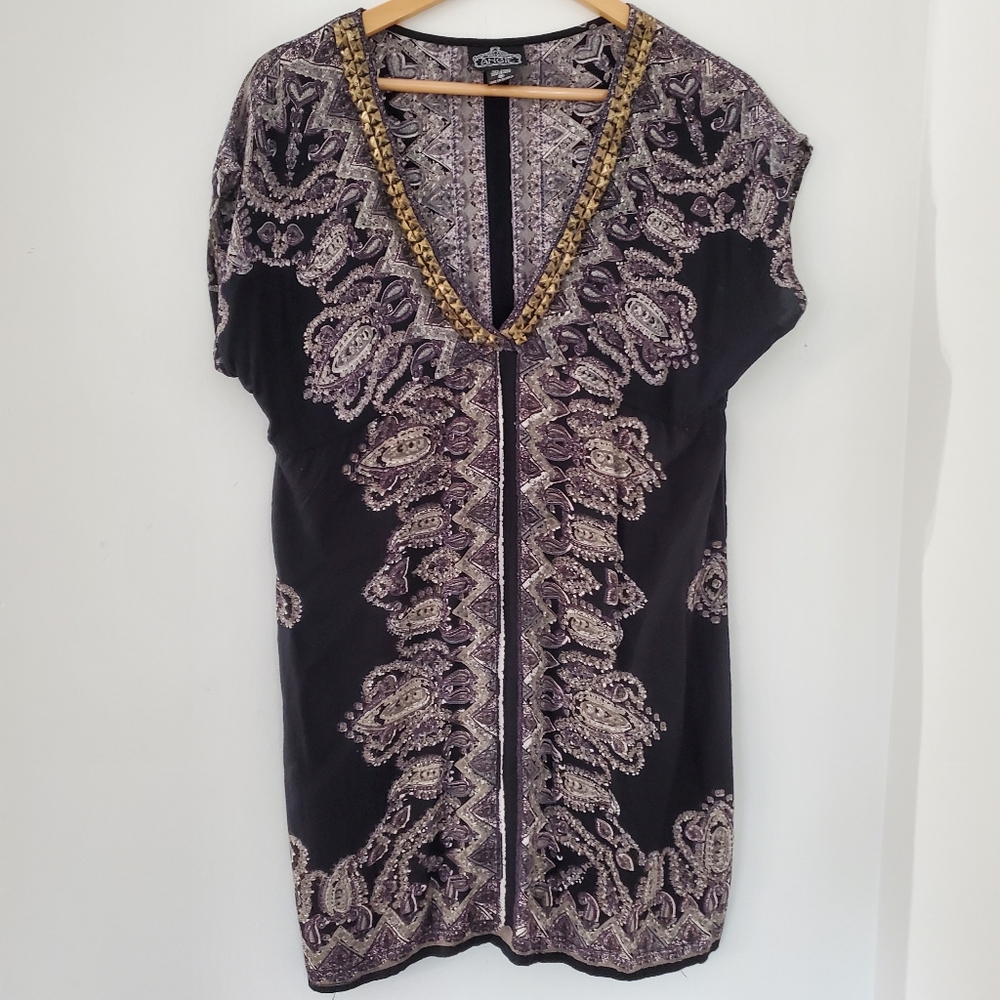 ANGIE M Black Gray Paisley Boho Mini Dress Tunic Metal Accent V Neck Cap Sleeves